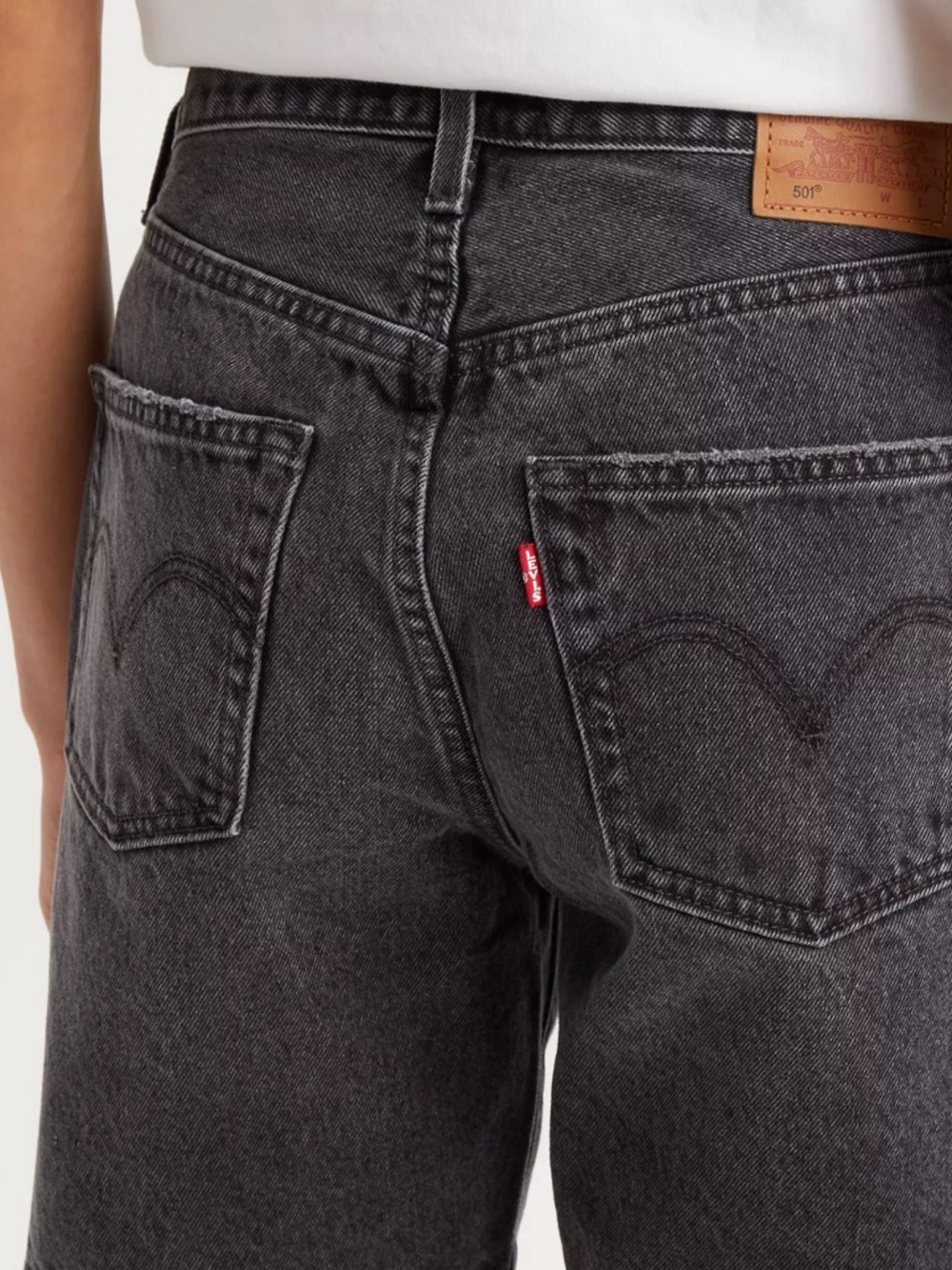 Levi's 501 90’s Women's Charcoal Black Denim Bermuda Shorts SZ 24 - Picture 3 of 10